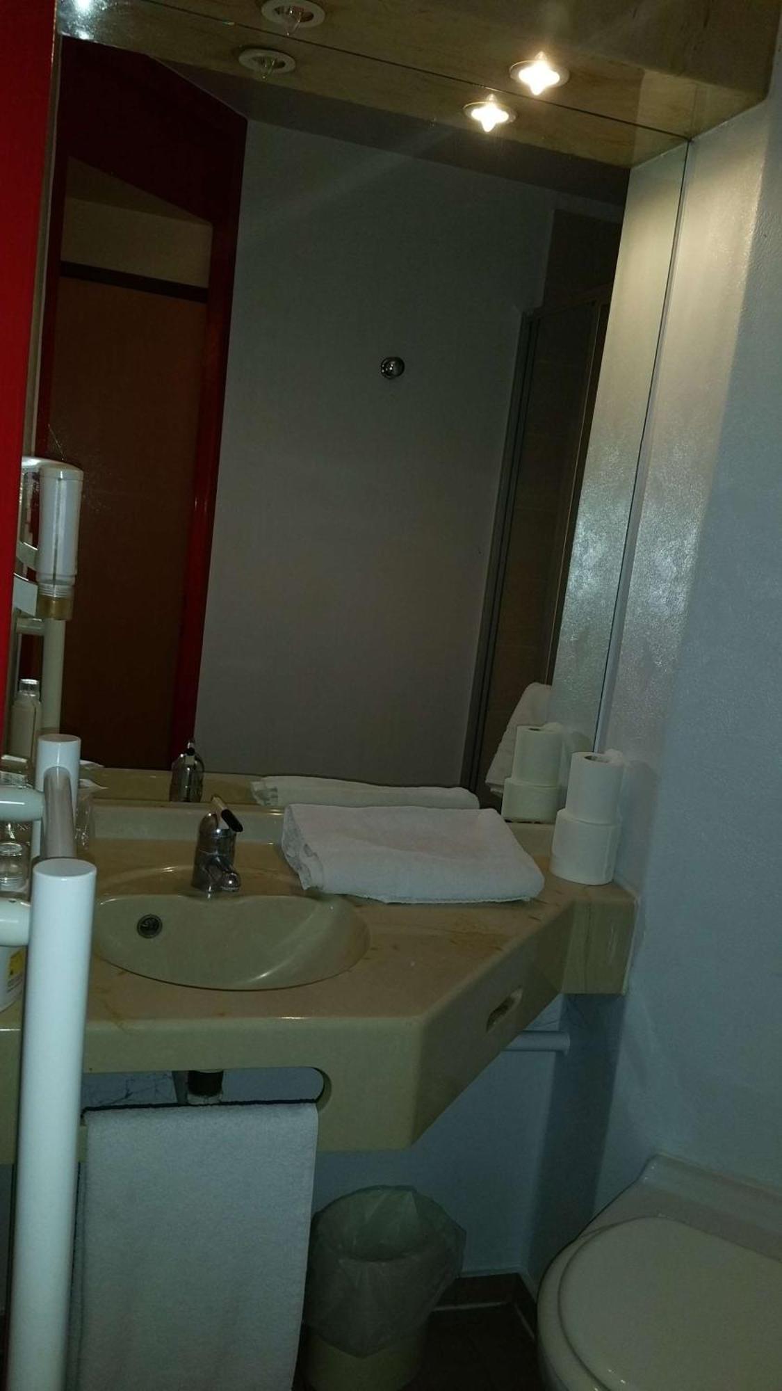 Brit Hotel Sarreguemines Bagian luar foto